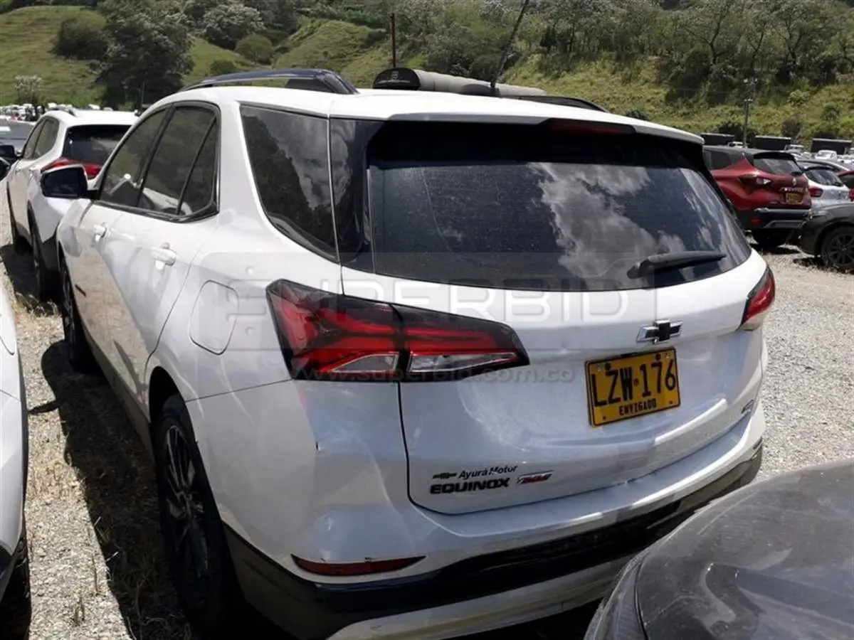 CHEVROLET EQUINOX [3] RS T 4X2 TC CR R19 TP 1490 CC MOD. 2023, PLACA: LZW176 Ubic.: GIRARDOTA, ANTIOQUIA — imagen 3 de 7