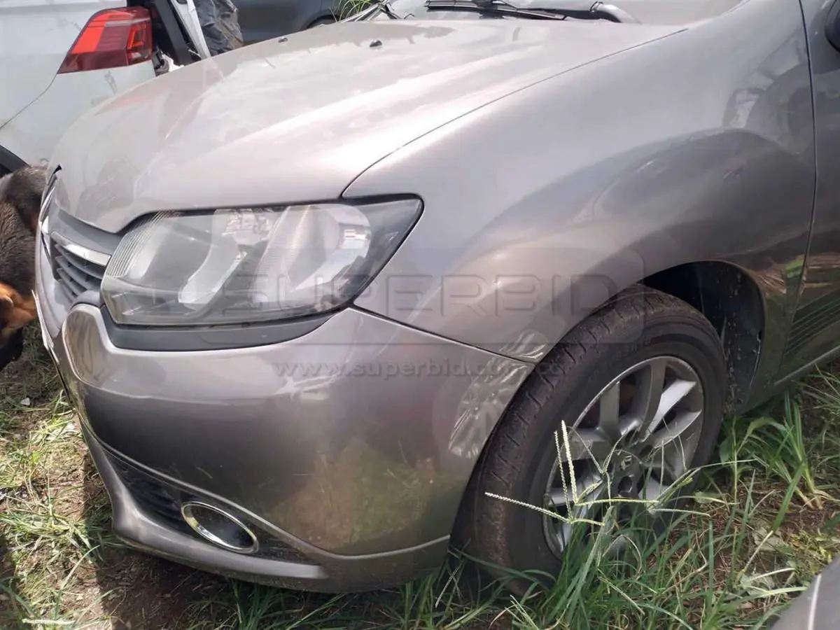 RENAULT LOGAN EXPRESSION LIFE AA 8V 2AB ABS MT 1598 CC MOD. 2020, PLACA: GJX572 Ubic.: PEREIRA, RISARALDA — imagen 6 de 8