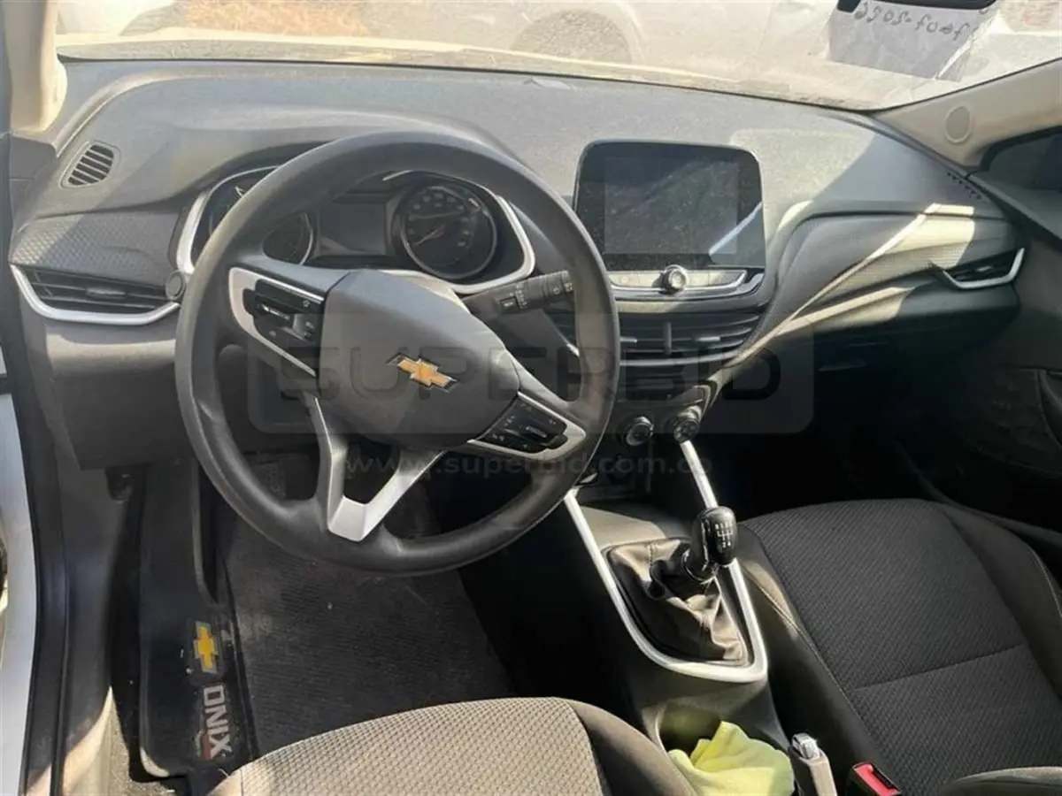 CHEVROLET ONIX LT T 4P 6AB ABS MT 1000 CC MOD. 2025, PLACA: GHL166 Ubic.: PEREIRA, RISARALDA — imagen 8 de 8