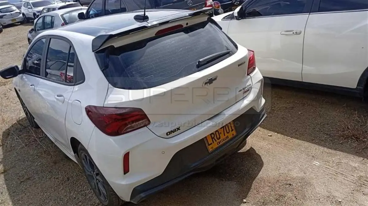 CHEVROLET ONIX RS 5P T 6AB ABS MT 1000 CC MOD. 2023, PLACA: LRQ701 Ubic.: COPACABANA, ANTIOQUIA — imagen 4 de 8
