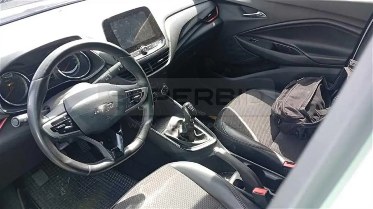 CHEVROLET ONIX RS 5P T 6AB ABS MT 1000 CC MOD. 2023, PLACA: LRQ701 Ubic.: COPACABANA, ANTIOQUIA — imagen 5 de 8