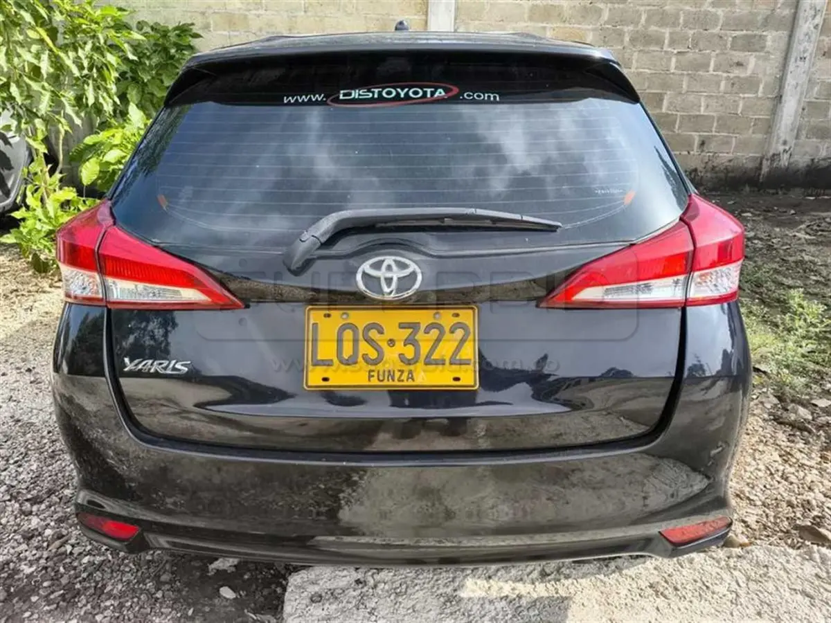 TOYOTA YARIS [3] [FL] SPORT 2AB ABS TC CT TP 1496 CC MOD. 2023, PLACA: LQS322 — imagen 7 de 8