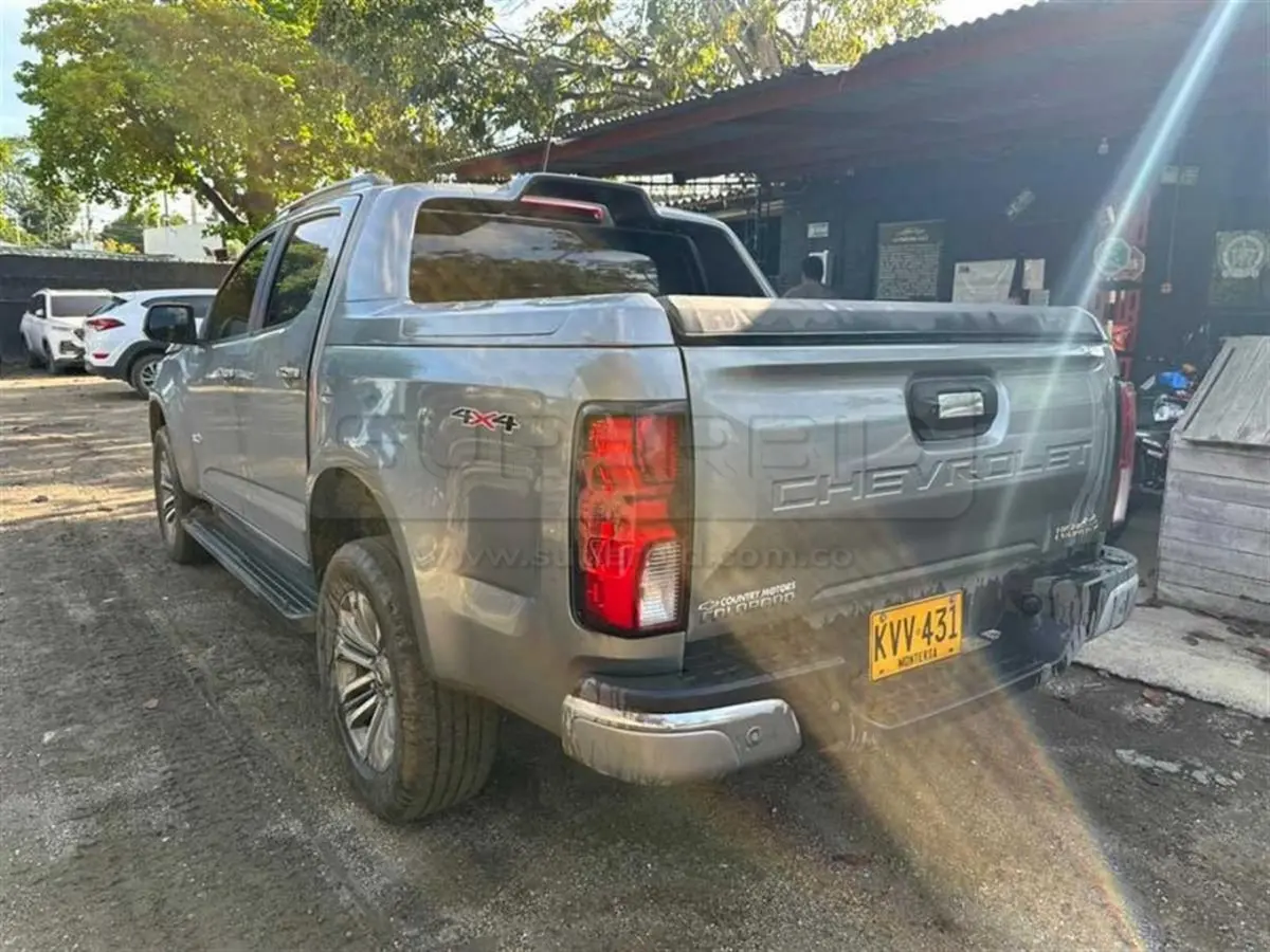 CHEVROLET COLORADO HIGH COUNTRY 4X4 TD EURO VI AT 2800 CC MOD. 2025, PLACA: KVV431 Ubic.: MONTERIA, CORDOBA — imagen 2 de 8