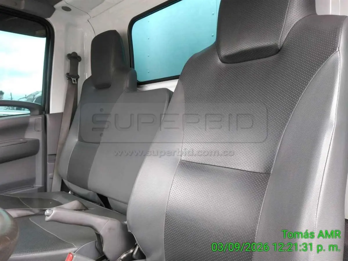 CHEVROLET NLR 700P RWD [122HP] TD 4X2 ABS MT 2999 CC MOD. 2024, PLACA: MYW791 Ubic.: MOSQUERA, CUNDINAMARCA — imagen 2 de 5