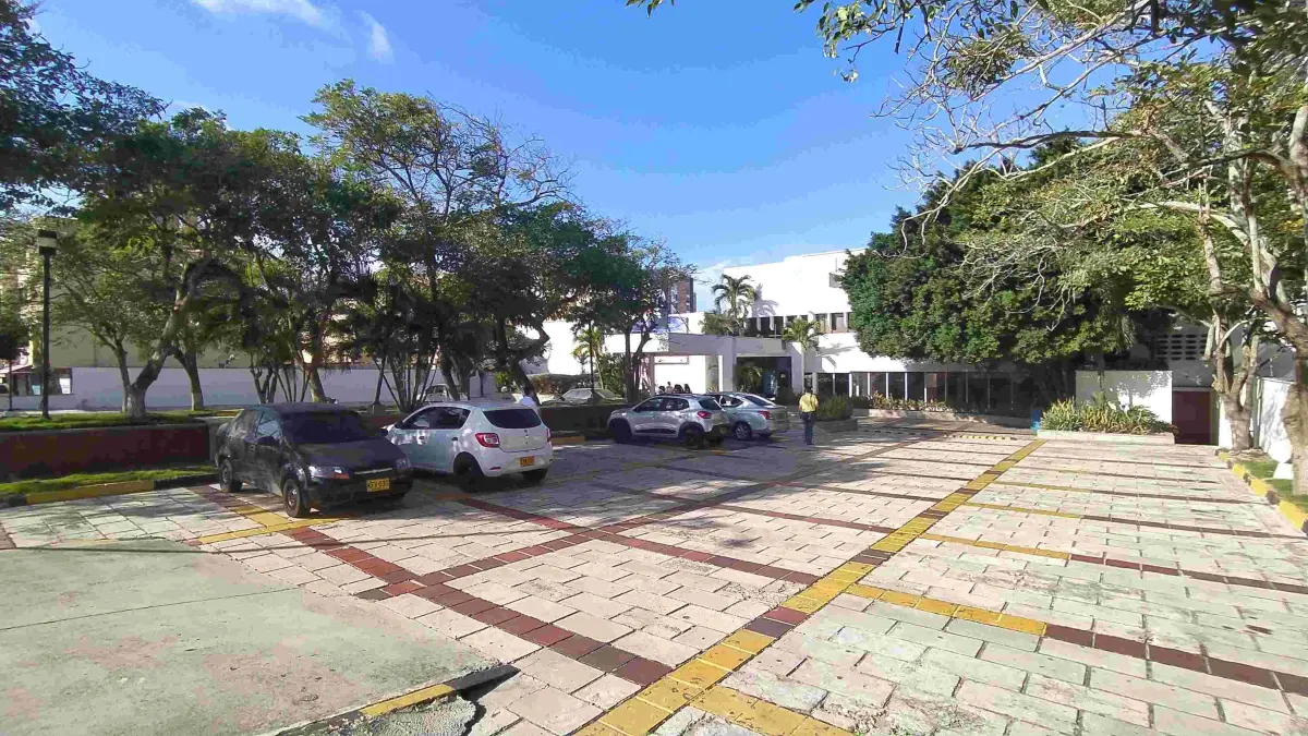 Local — imagen 4 de 16