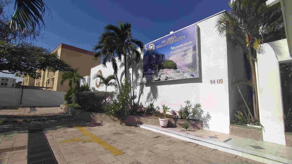 Local — imagen 13 de 16