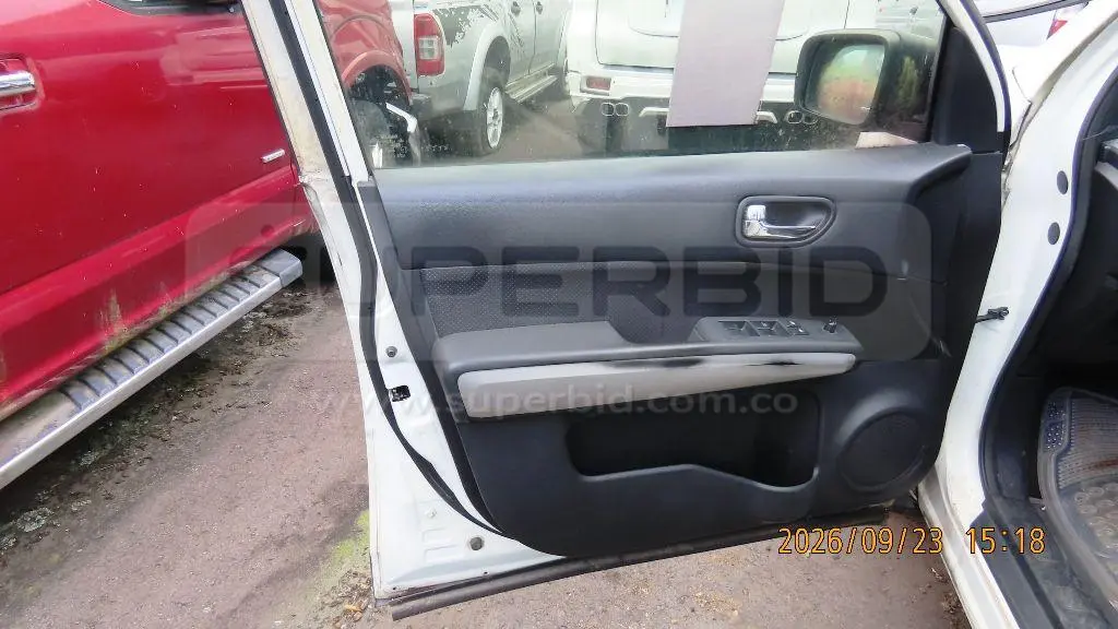 NISSAN X-TRAIL T31 MOD. 2014, RTM VENCIDA PLACA: 7 Ubic.: Guarne(Antioquia) — imagen 7 de 8