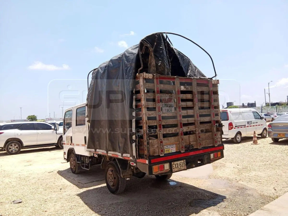 CHEVROLET NHR DOBLE CABINA REWARD EURO IV 2999 CC MOD. 2019, PLACA: EXX515 Ubic.: BARRANQUILLA — imagen 6 de 8
