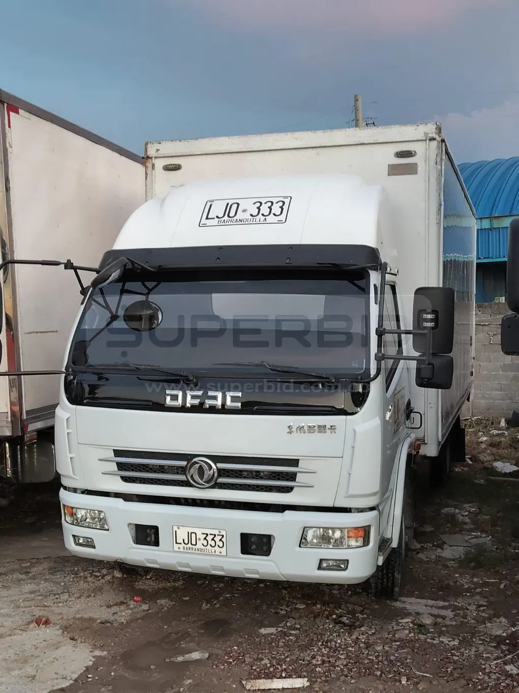 CAMION FURGON DONGFENG DFA1070SJ12N2 GNV MT 3856 CC, MOD. 2023, RP#2 PLACA: LJO333 Ubic.: BOGOTÁ D.C. — imagen 2 de 5
