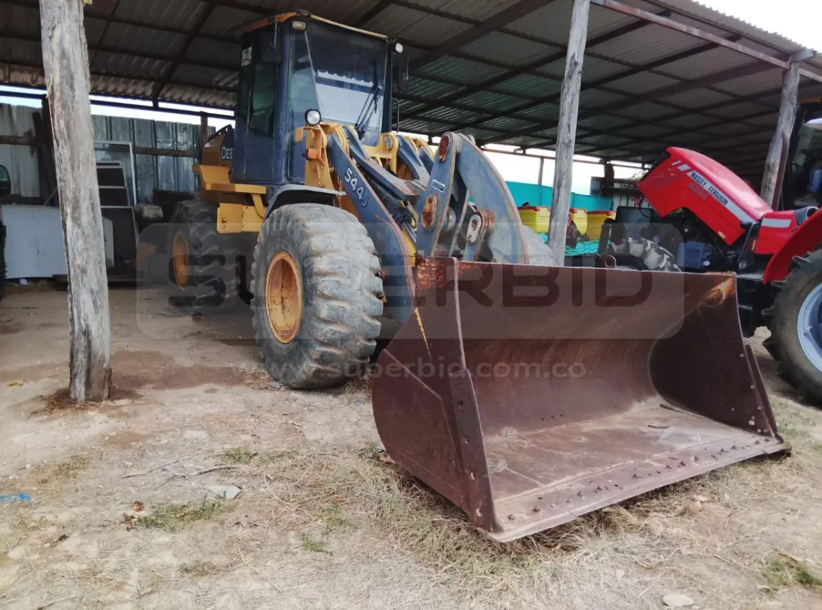 CARGADOR FRONTAL JHON DEERE 544J AÑO 2005, PLACA: MC049680 Ubic.: Barrancas
