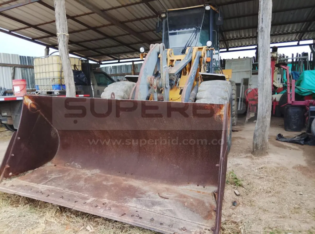 CARGADOR FRONTAL JHON DEERE 544J AÑO 2005, PLACA: MC049680 Ubic.: Barrancas — imagen 3 de 4