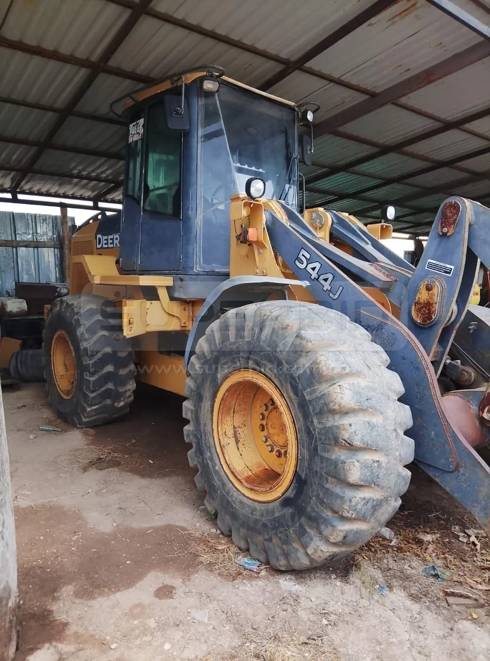 CARGADOR FRONTAL JHON DEERE 544J AÑO 2005, PLACA: MC049680 Ubic.: Barrancas — imagen 4 de 4