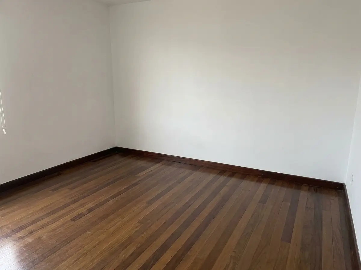 Casa en venta - Medellin, Antioquia — imagen 2 de 13