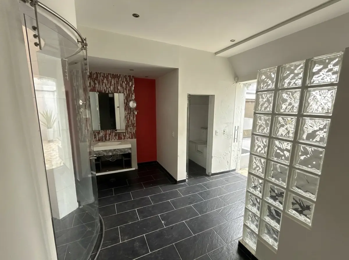 Casa en venta - Medellin, Antioquia — imagen 8 de 13