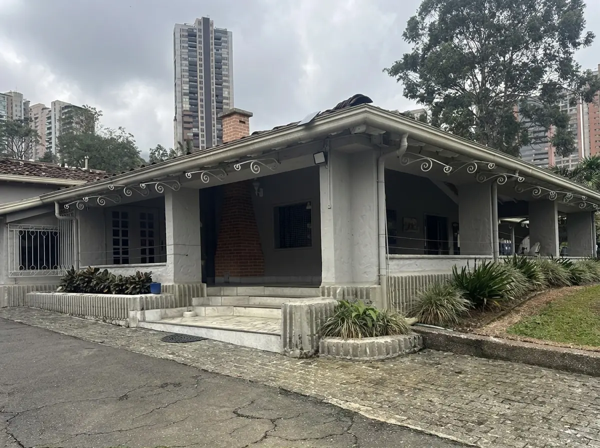 Casa en venta - Medellin, Antioquia — imagen 9 de 13
